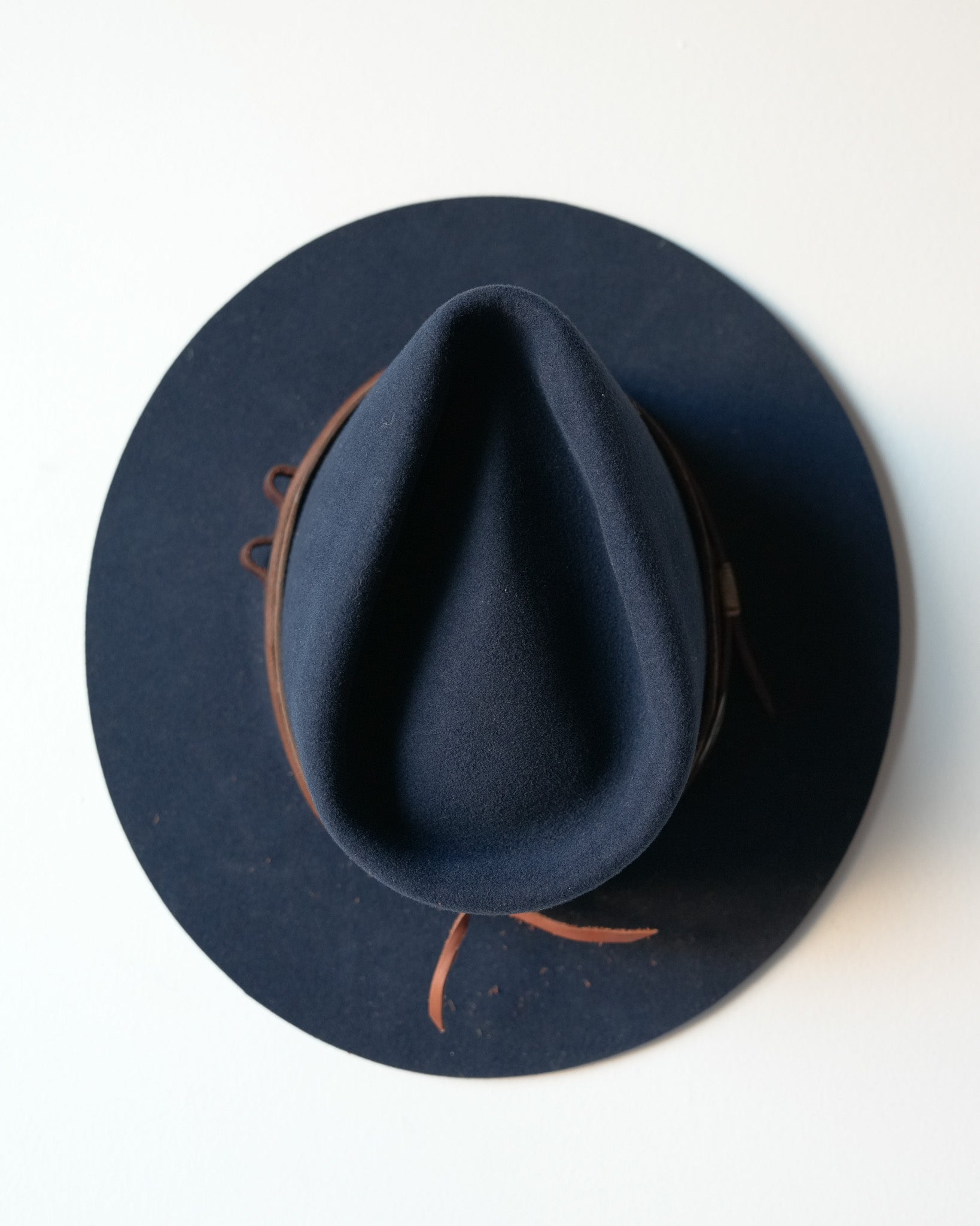 Minimalist Hat 860
