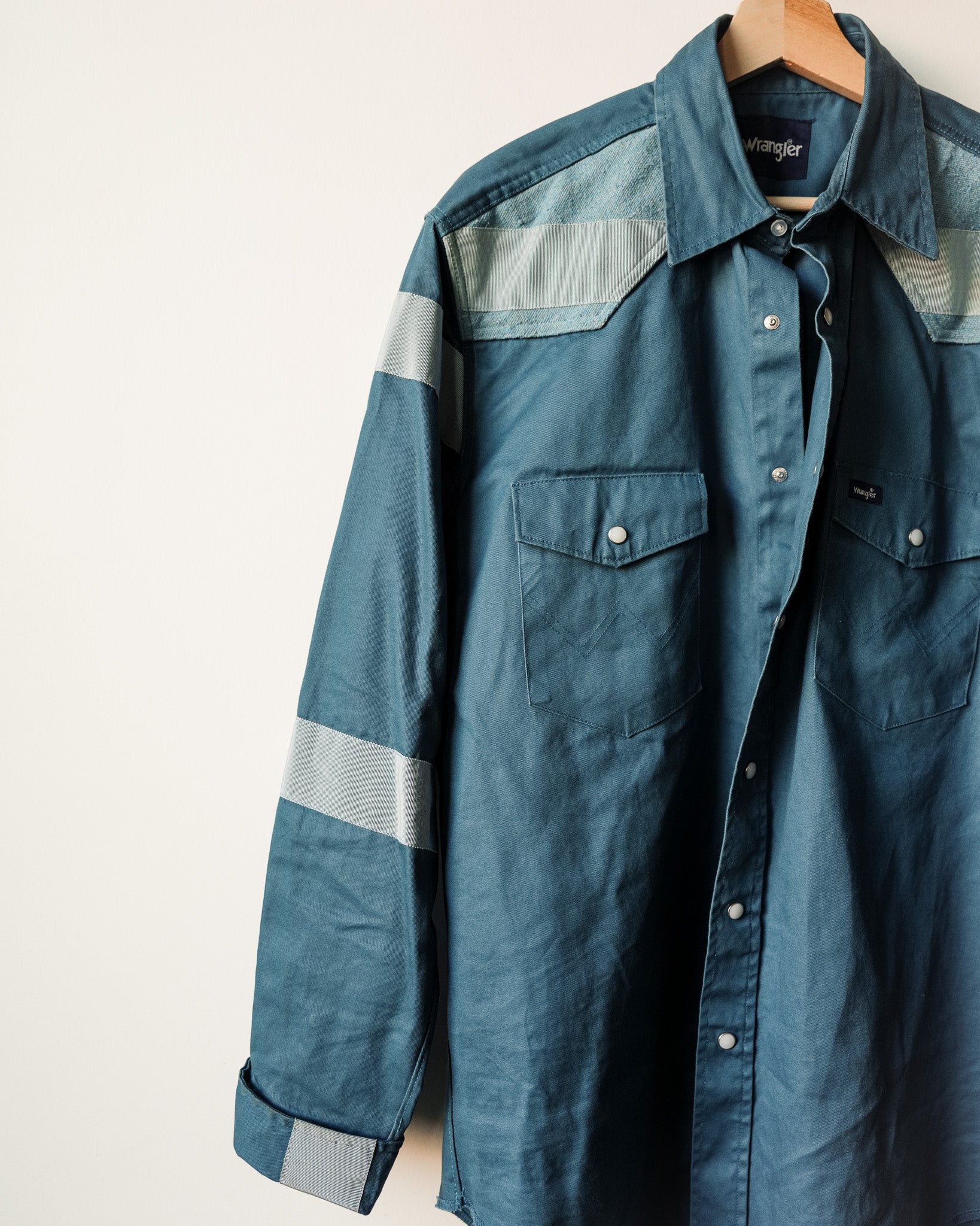 The Engraved Cloth Hand-painted Shirt 08