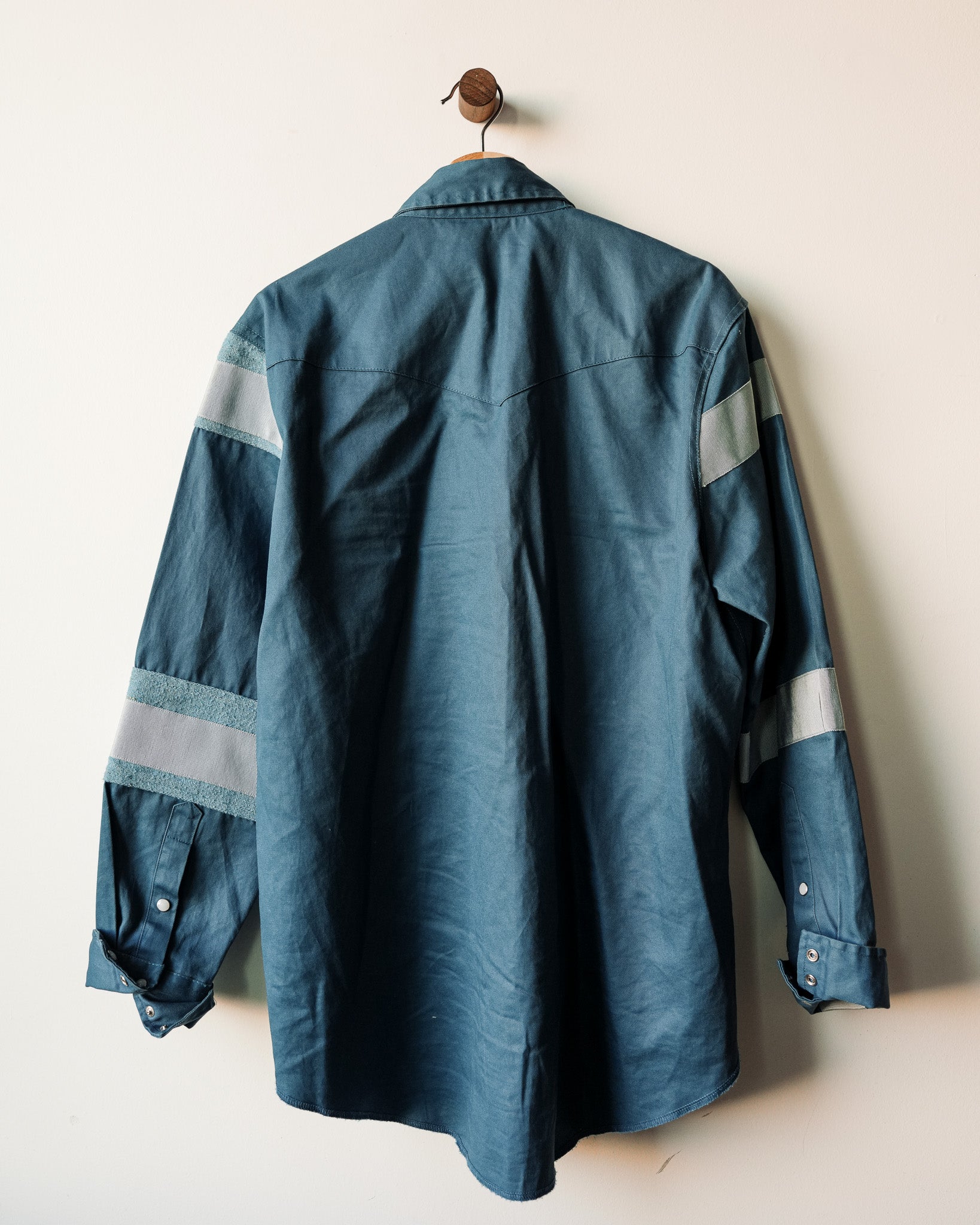 The Engraved Cloth Hand-painted Shirt 08