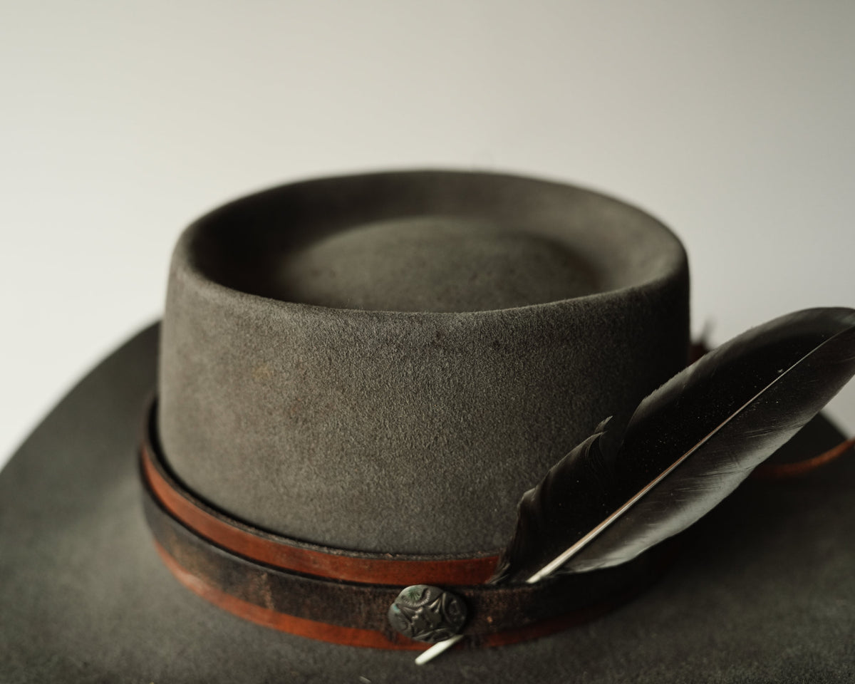 Minimalist Hat 889