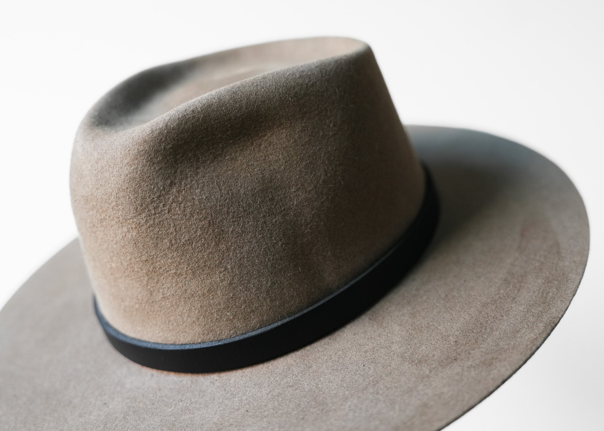 Minimalist Hat 852