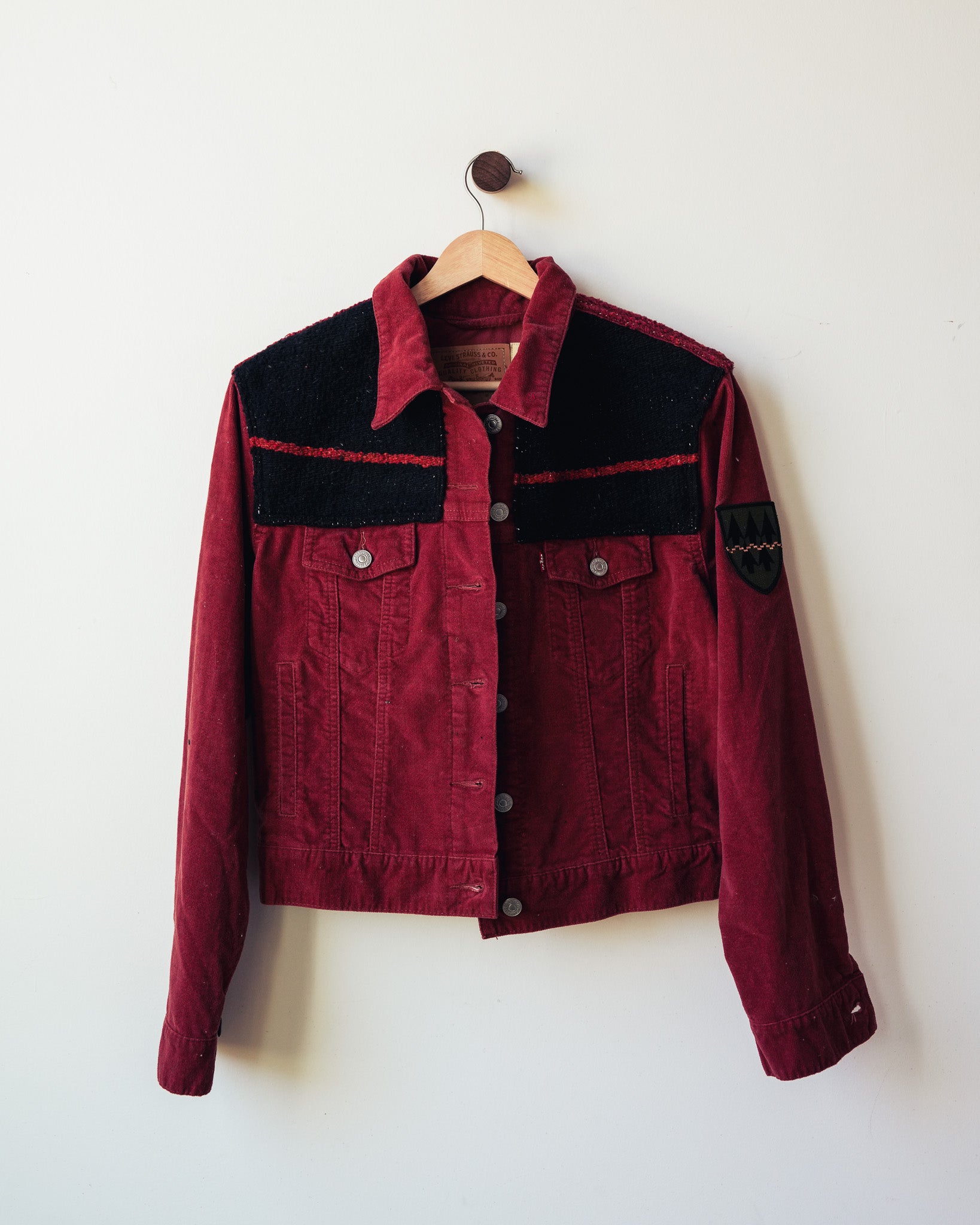 Red Mesa Jacket 01