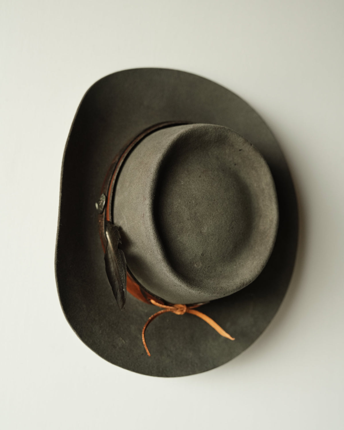 Minimalist Hat 889