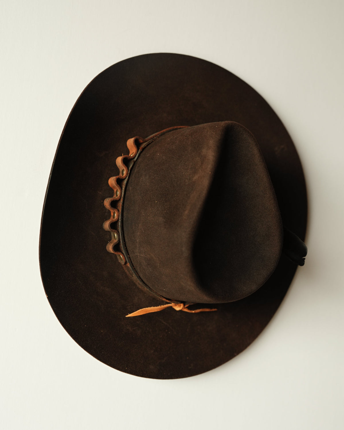 Minimalist Hat 891