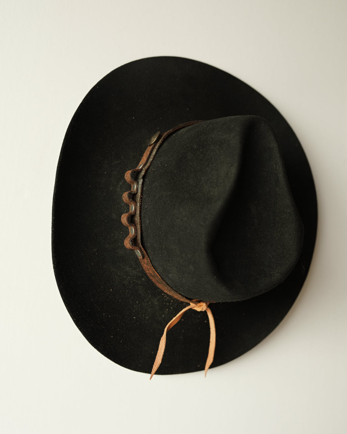 Minimalist Hat 893
